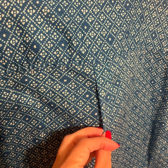 American Eagle batik print shirt. Size XL.Button front long sleeves. 100… - Picture 4 of 9